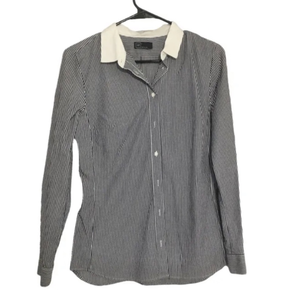 GAP navy and white pinstriped collared button down long sleeve top, size 4